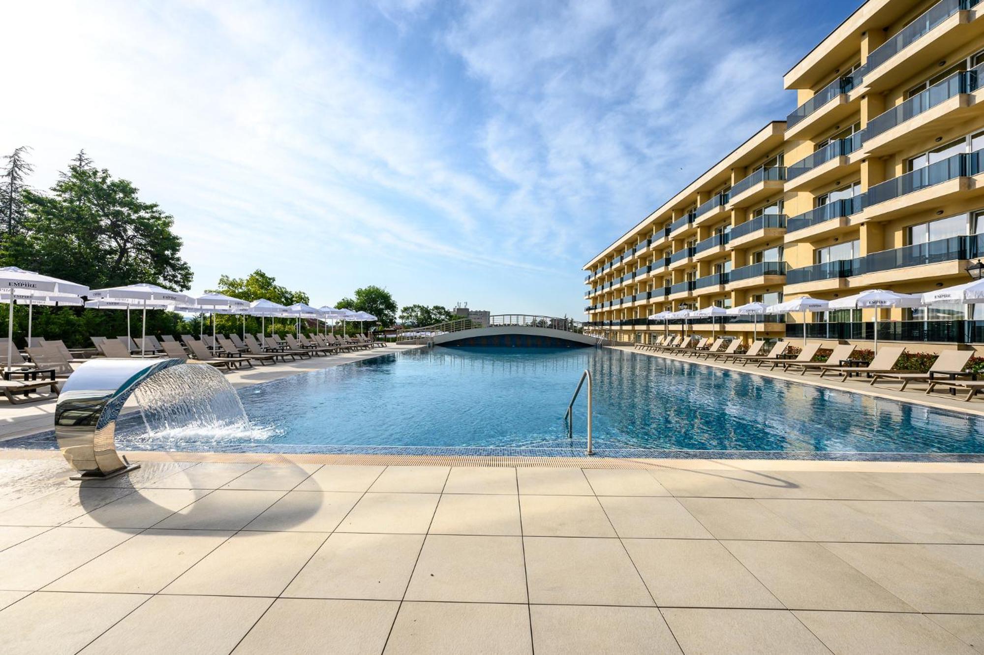 Empire Balneo & Spa Hotel 希萨里亚 外观 照片