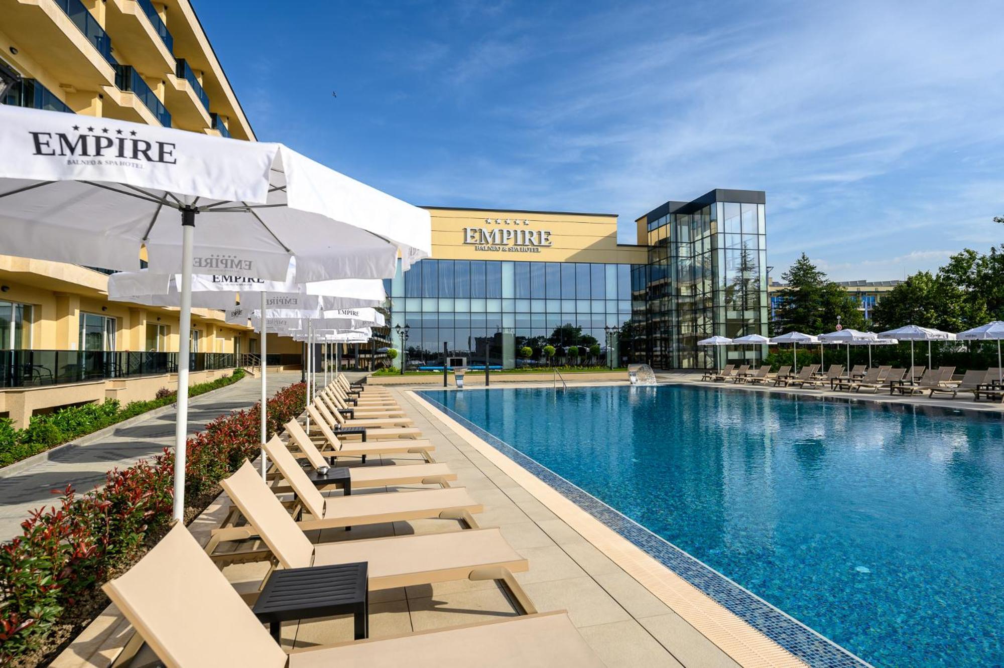 Empire Balneo & Spa Hotel 希萨里亚 外观 照片