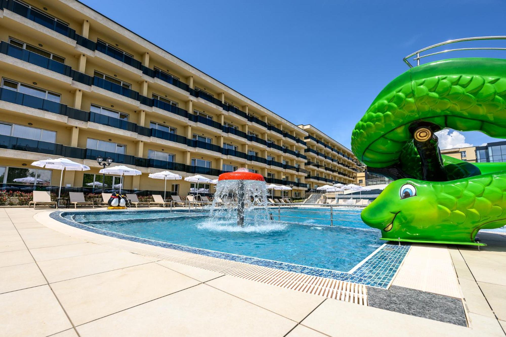 Empire Balneo & Spa Hotel 希萨里亚 外观 照片