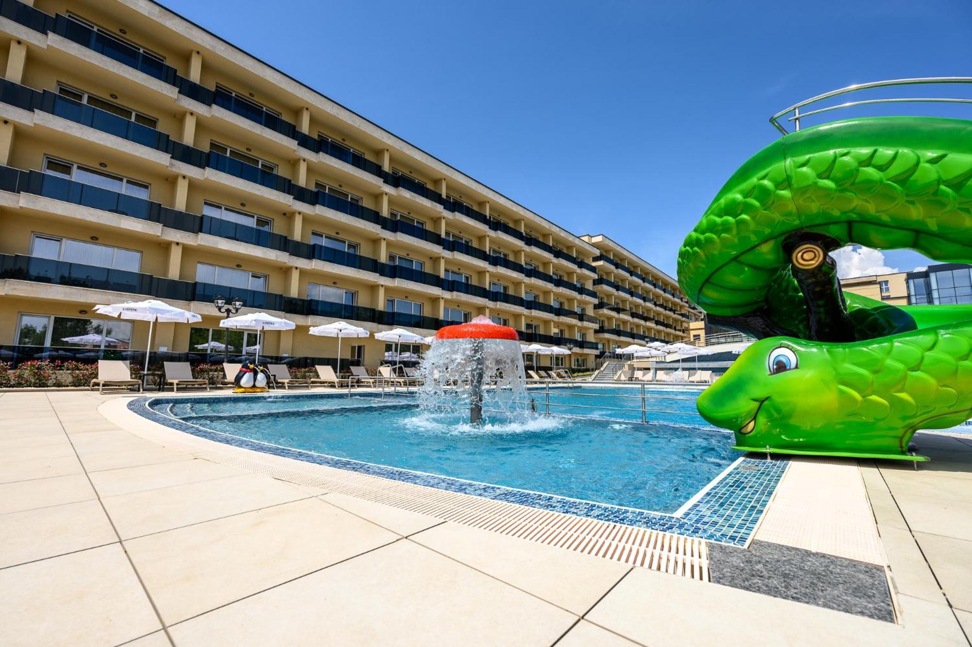 Empire Balneo & Spa Hotel 希萨里亚 外观 照片