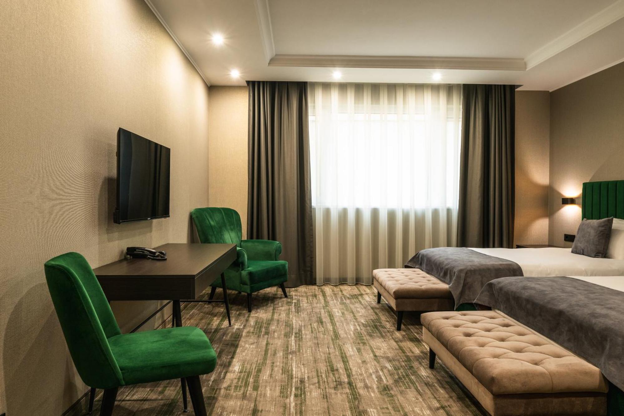 Empire Balneo & Spa Hotel 希萨里亚 外观 照片