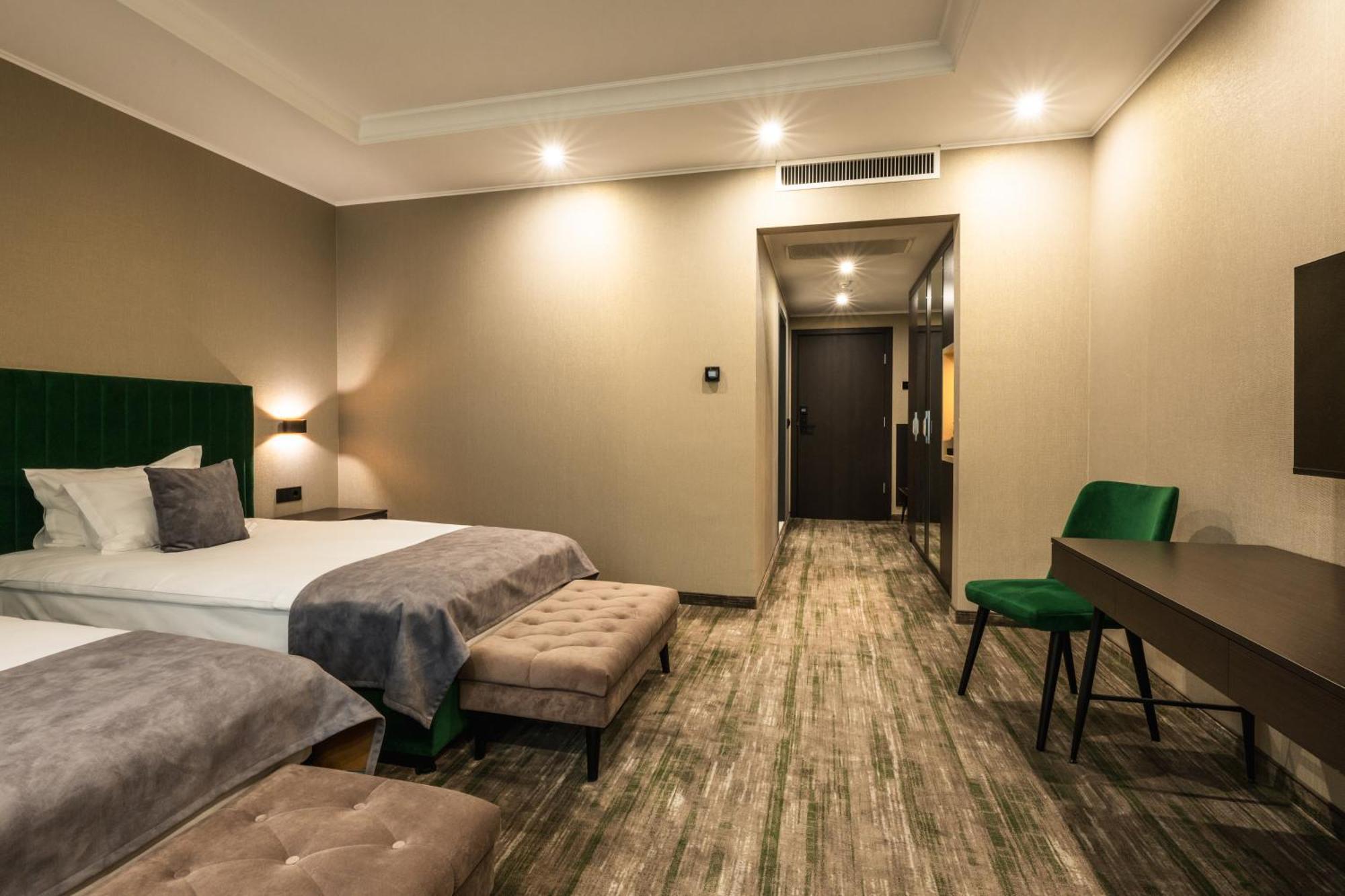 Empire Balneo & Spa Hotel 希萨里亚 外观 照片