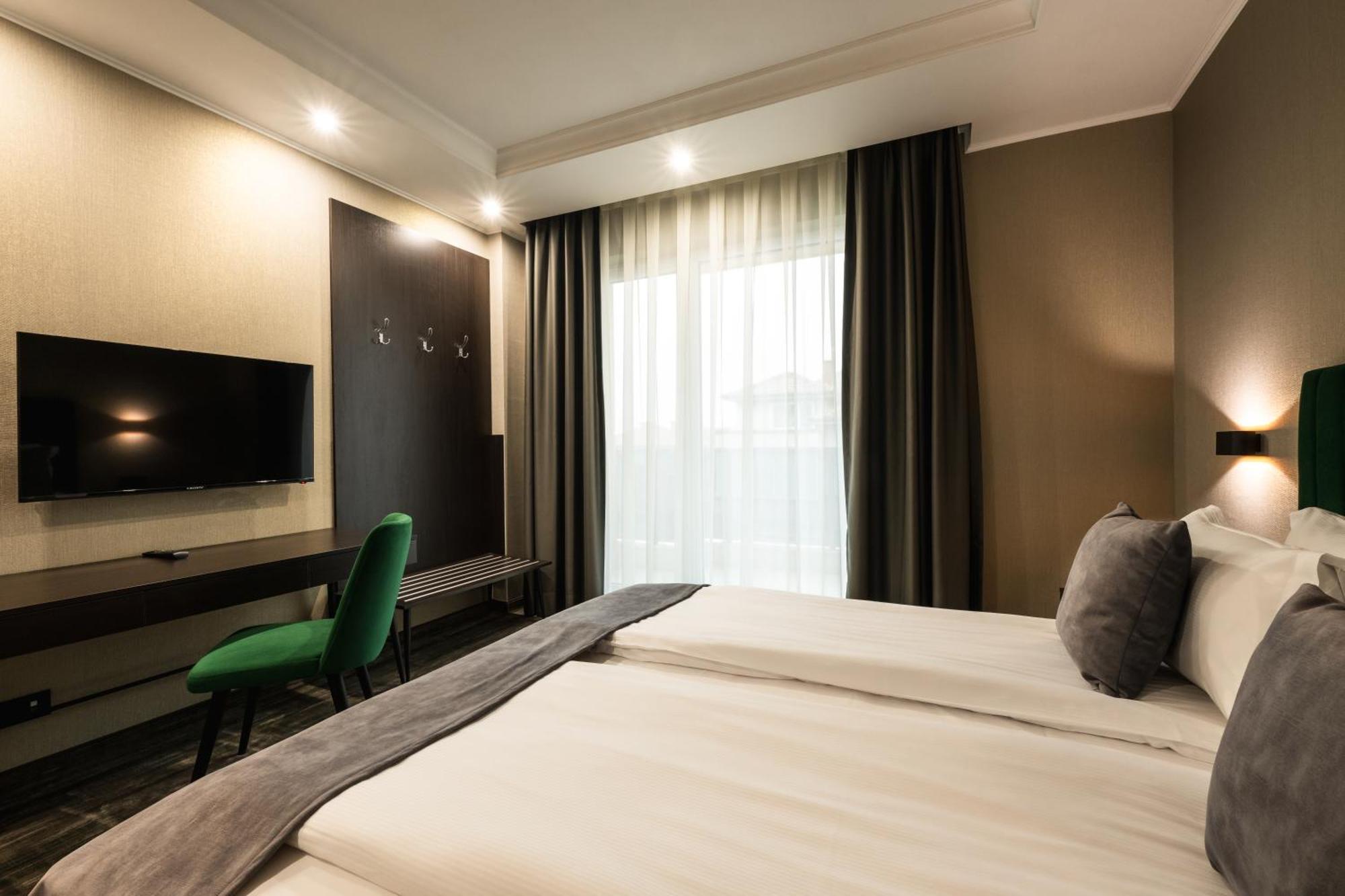 Empire Balneo & Spa Hotel 希萨里亚 外观 照片