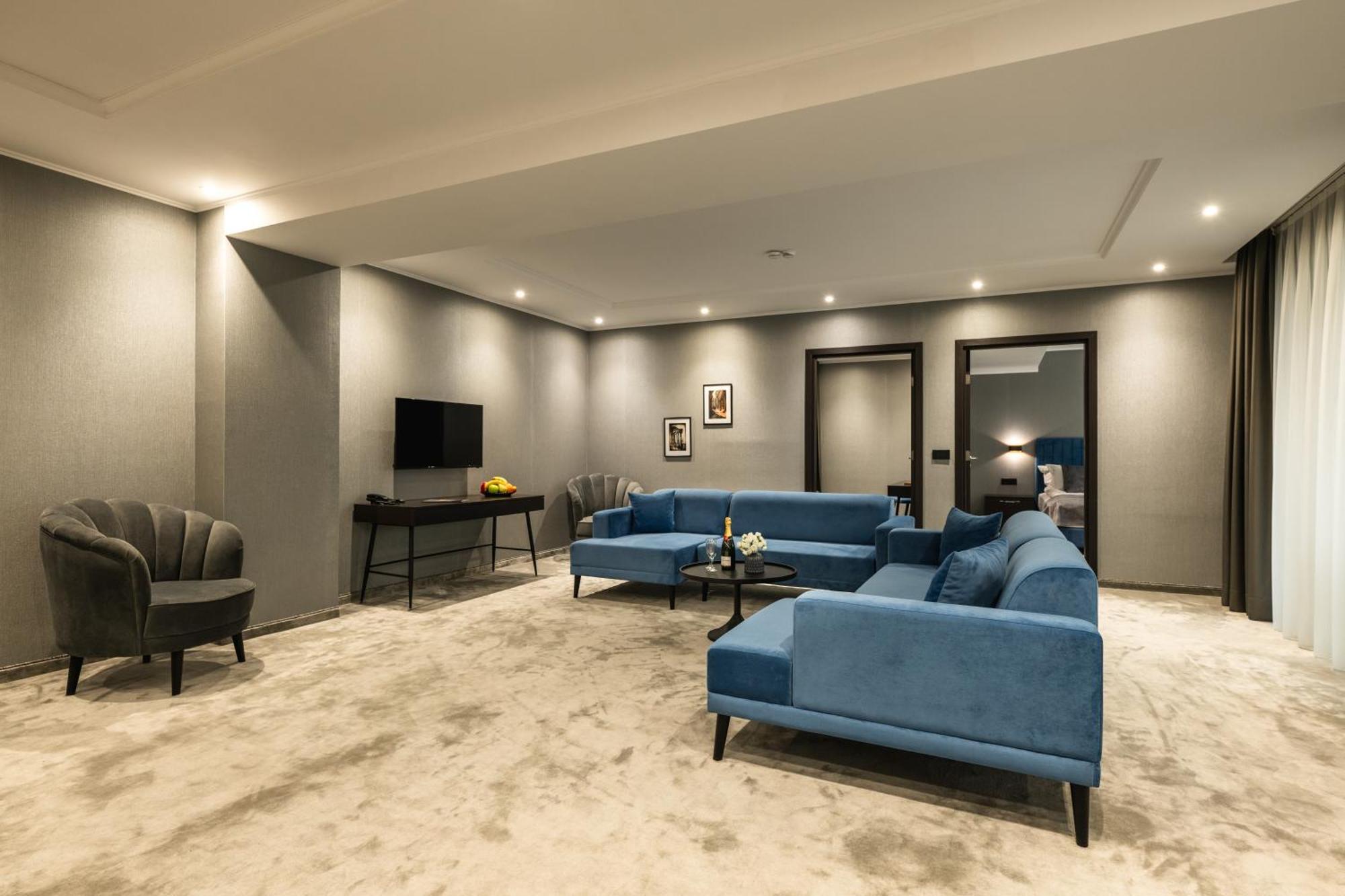 Empire Balneo & Spa Hotel 希萨里亚 外观 照片