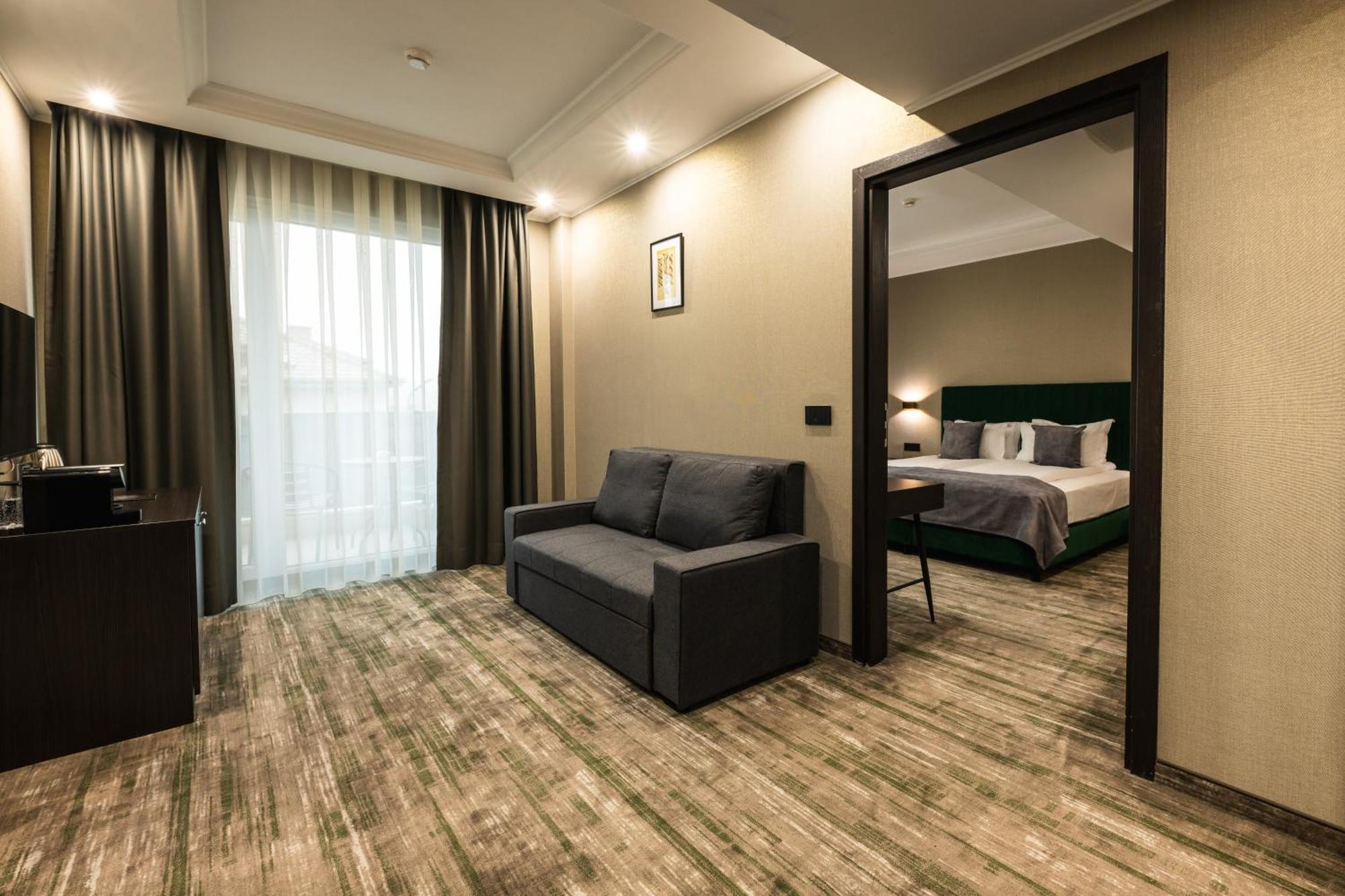 Empire Balneo & Spa Hotel 希萨里亚 外观 照片