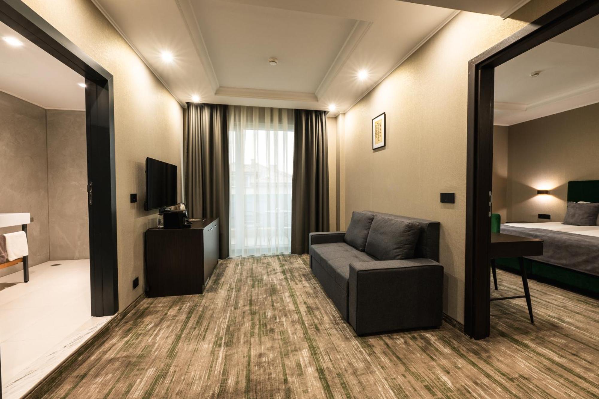 Empire Balneo & Spa Hotel 希萨里亚 外观 照片